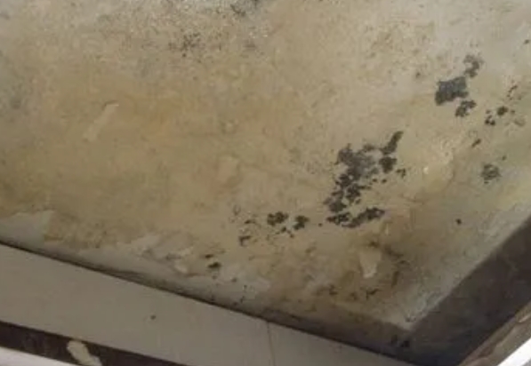万荣阳台漏水维修公司分享下万荣卫生间渗水维修需要注意哪些问题。